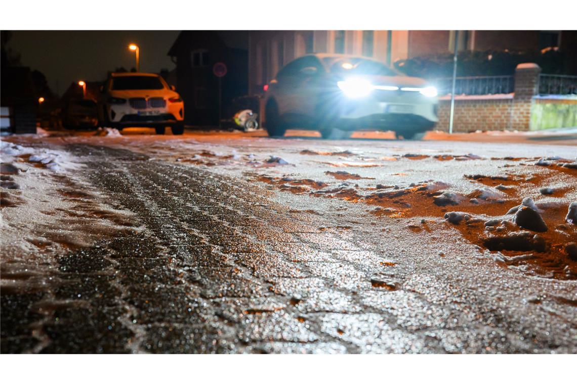 In Teilen Baden-Württemberg kann es glatt werden. (Symbolbild)