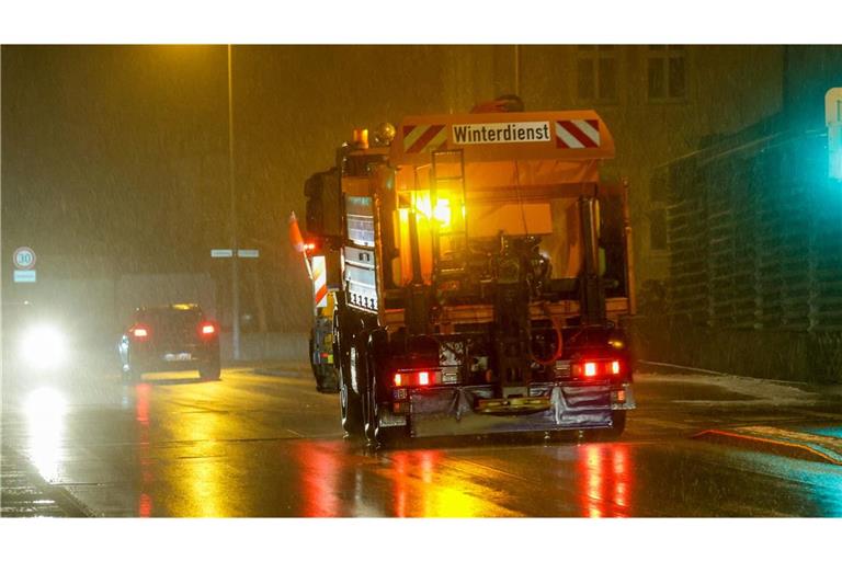 In Teilen des Südwestens ist am Mittwoch der Winterdienst gefordert.