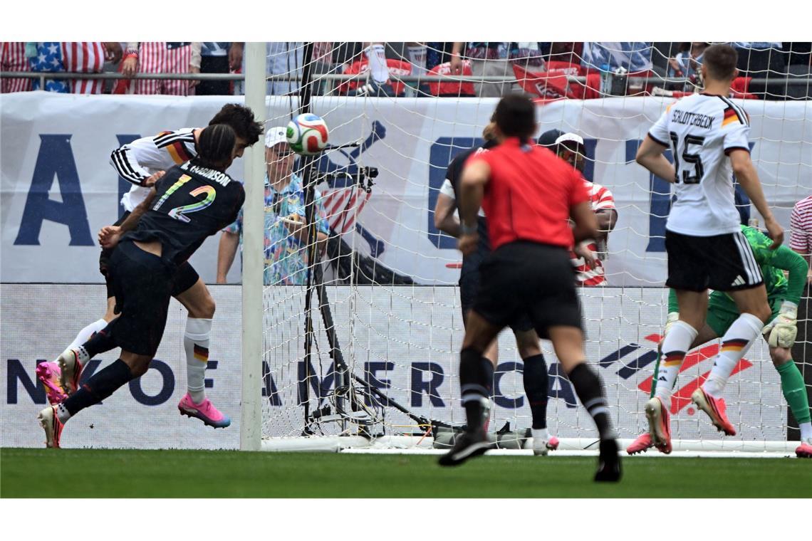 In Topform: Kai Havertz (l) beim Kopfballtor gegen die USA. (Archivbild)