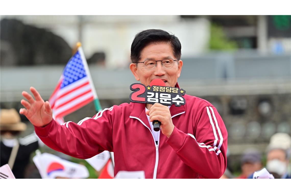 In Umfragen vor der vorgezogenen Präsidentschaftswahl in Südkorea auf Platz 2: Der Konservative Kim Moon Soo.