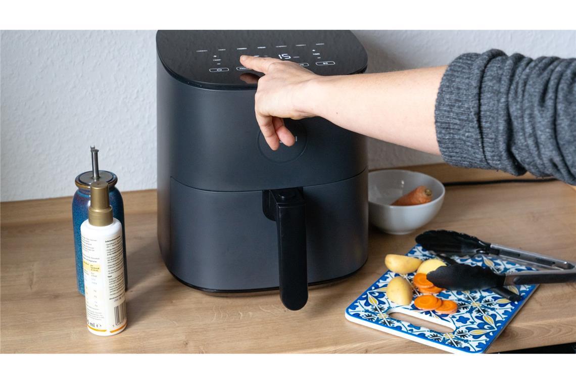 In vielen deutschen Küchen hat der Airfryer inzwischen seinen festen Platz.