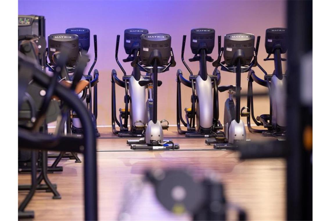Geld zurück oder Gutschein? - Wie Veranstalter reagieren In vielen Fitnessstudios und bei anderen nicht lieferbaren Dienstleistungen erhalten Kunden Gutscheine. Foto: Jonas Walzberg/dpa