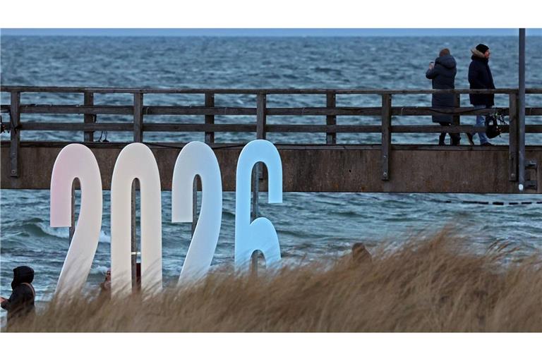 In vielen Ländern der Welt bereiten sich die Menschen auf den Jahreswechsel vor.