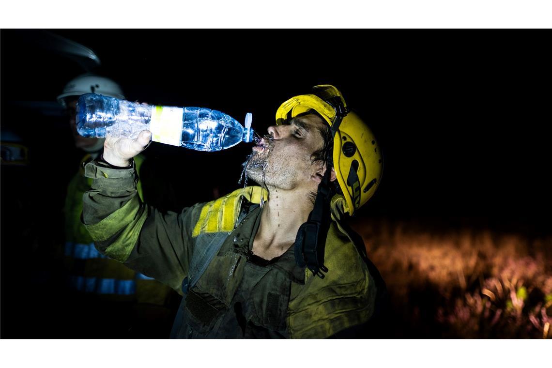 Bereits vier Tote bei Waldbränden in Portugal In vielen Regionen Spaniens kämpfen die Feuerwehrleute schon lange gegen die Flammen.
