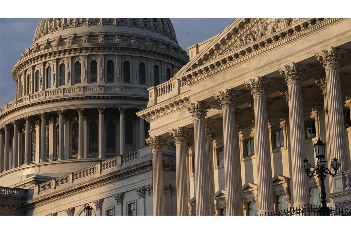 In Washington läuft seit geraumer Zeit ein Machtkampf zwischen Republikanern und Demokraten. Beide geben sich gegenseitig die Schuld am Shutdown.