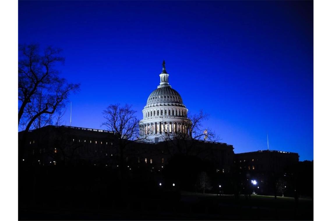 In Washington wird über die Eröffnung eines Impeachment-Verfahrens abgestimmt. Foto: Matt Rourke/AP/dpa