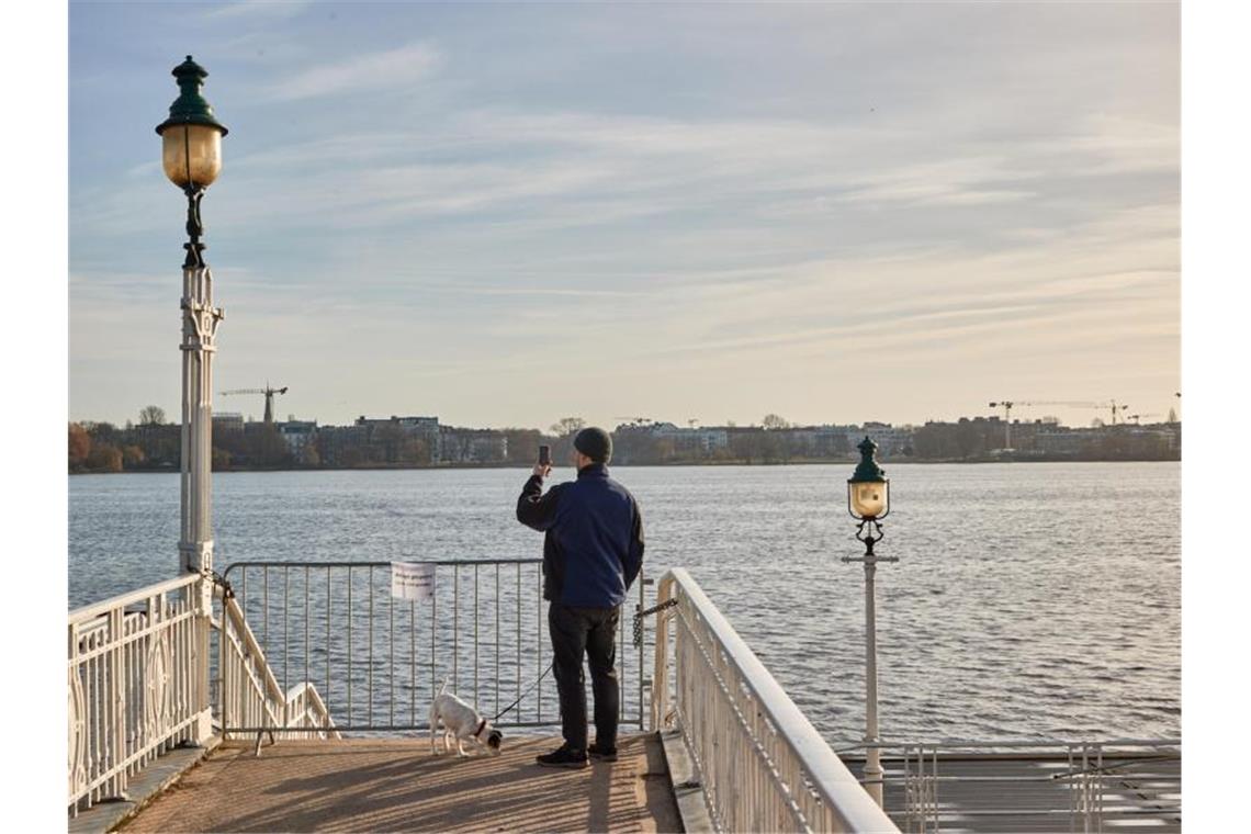 So wird das Wetter in den kommenden Tagen In weiten Teilen Deutschlands scheint am Wochenende die Sonne. Foto: Georg Wendt/dpa