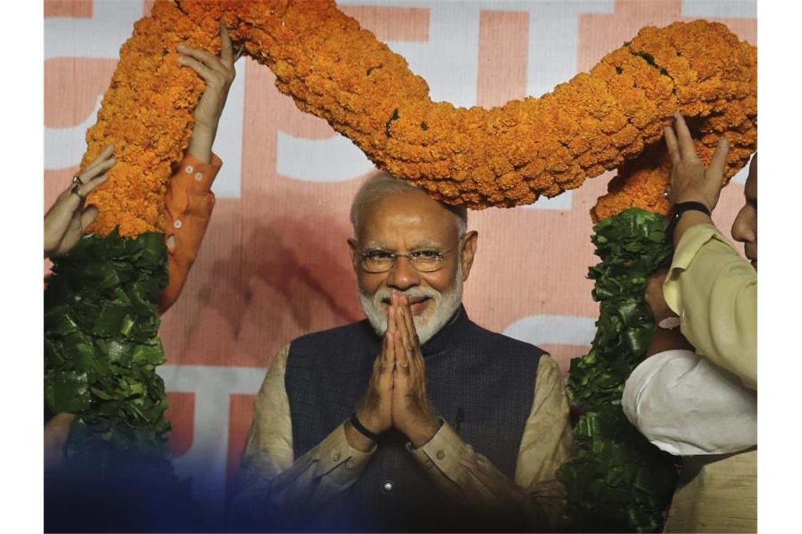 Indiens Premierminister Narendra Modi wurde mit absoluter Mehrheit im Amt bestätigt. In Indien haben rund 900 Millionen Wahlberechtigte ein neues Parlament gewählt. Foto: Manish Swarup/AP