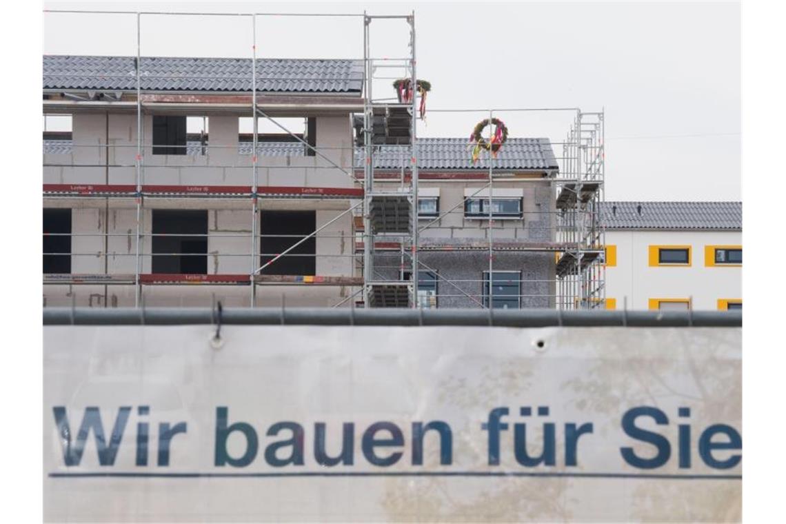 In Groß- und Universitätsstädten deckt der Neubau nicht den Bedarf am Wohnungsmarkt. Foto: Julian Stratenschulte