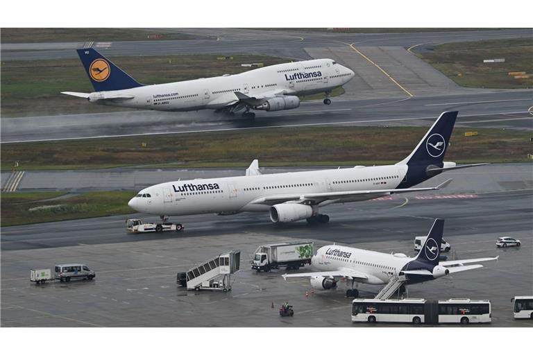 Inlandsflüge lohnen sich für die Lufthansa kaum. (Archivbild)