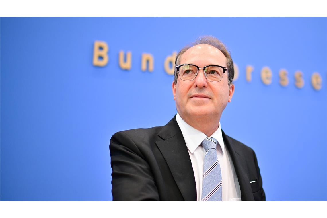 Innenminister: IP-Adressenspeicherung kommt bald Innenminister Alexander Dobrindt (CSU) kündigte an, dass die im Koalitionsvertrag mit der SPD vereinbarte dreimonatige Speicherung von IP-Adressen zügig umgesetzt wird.