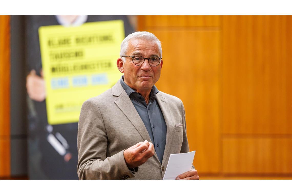 Innenminister Thomas Strobl sagt, dass es neue Polizei-Uniformen mit schnitthemmende Elemente geben wird. (Archivbild)