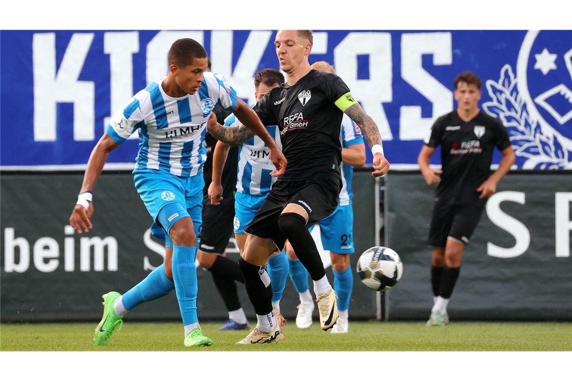 Innenverteidiger Nyamekye Awortwie-Grant (25) verletzte sich bei der 1:2-Niederlage am 15. März beim TSV Steinbach Haiger am Sprunggelenk und konnte im weiteren Saisonverlauf nicht mehr eingesetzt werden. Die Entdeckung der vergangenen Saison wechselte im Sommer zu Drittligist FC Energie Cottbus, wo  sich der gebürtige Tübinger auf Anhieb einen Stammplatz sicherte.