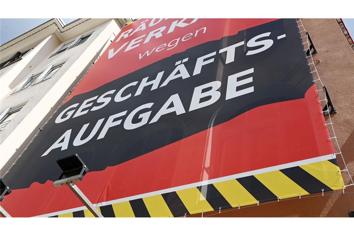 Weniger Firmengründungen und kaum noch neue Jobs Insbesondere der Einzelhandel und das Verarbeitende Gewerbe leiden.