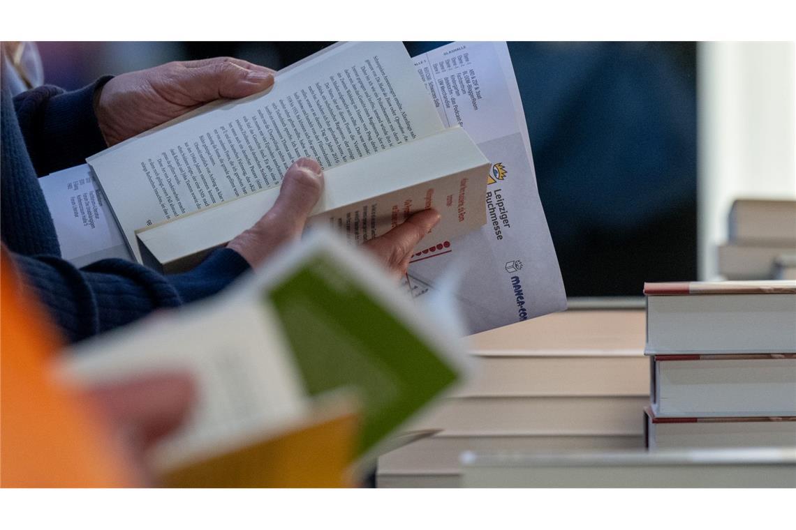 Buchmarkt zieht gemischte Bilanz für 2024 Insbesondere Sach- und Jugendbücher waren 2024 beliebt. (Symbolbild)