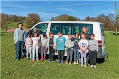 Insgesamt neun Mädchen im Alter von acht bis zehn Jahren sind beim ersten Ausflug mit dem Bus dabei. Fotos: Stefan Bossow