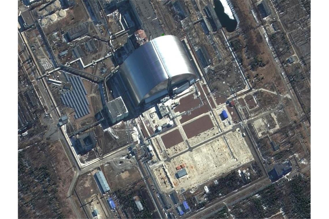 Krieg gegen die Ukraine: So ist die Lage Insgesamt soll im Sperrgebiet um das stillgelegte Atomkraftwerk Tschernobyl eine Fläche von mehr als zwei Quadratkilometern in Flammen stehen. (Archivbild). Foto: Uncredited/Maxar Technologies via AP/dpa