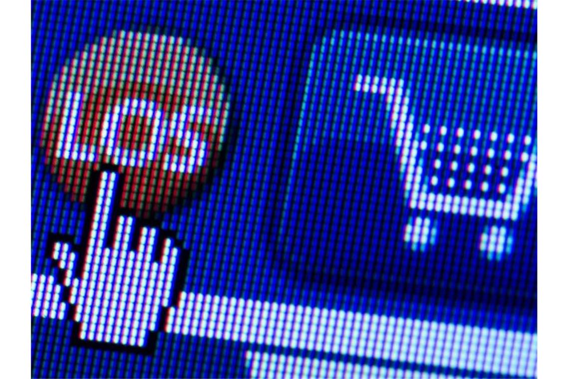 Online-Handel will 2021 die 100-Milliarden-Grenze knacken Insgesamt stiegen die Umsätze der E-Commerce-Händler mit Waren im vergangenen Jahr um 14,6 Prozent auf 83,3 Milliarden Euro. Foto: Arno Burgi/dpa