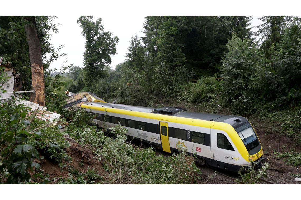 Was wir über das Zugunglück wissen – und was nicht Insgesamt wurden rund 50 Menschen verletzt.