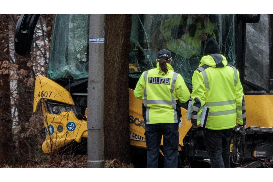 Insgesamt wurden zwölf Menschen verletzt.
