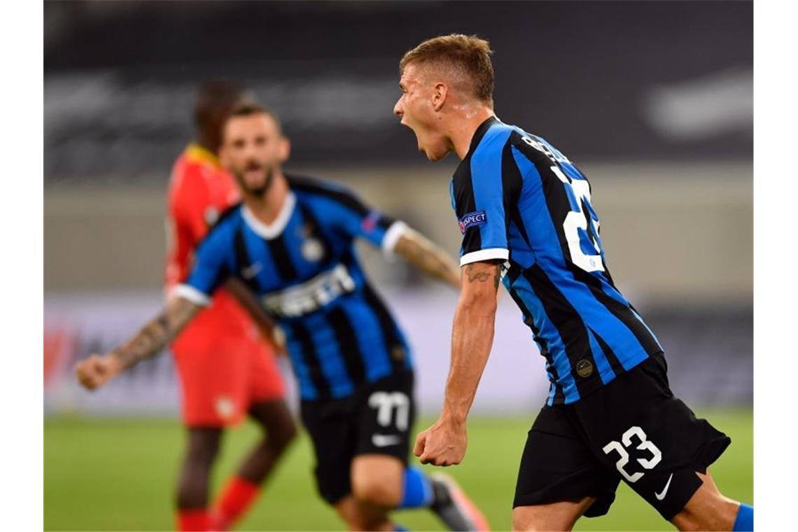 Inter-Profi Nicolo Barella (r) jubelt nach seinem Tor zum 1:0. Foto: Marius Becker/dpa