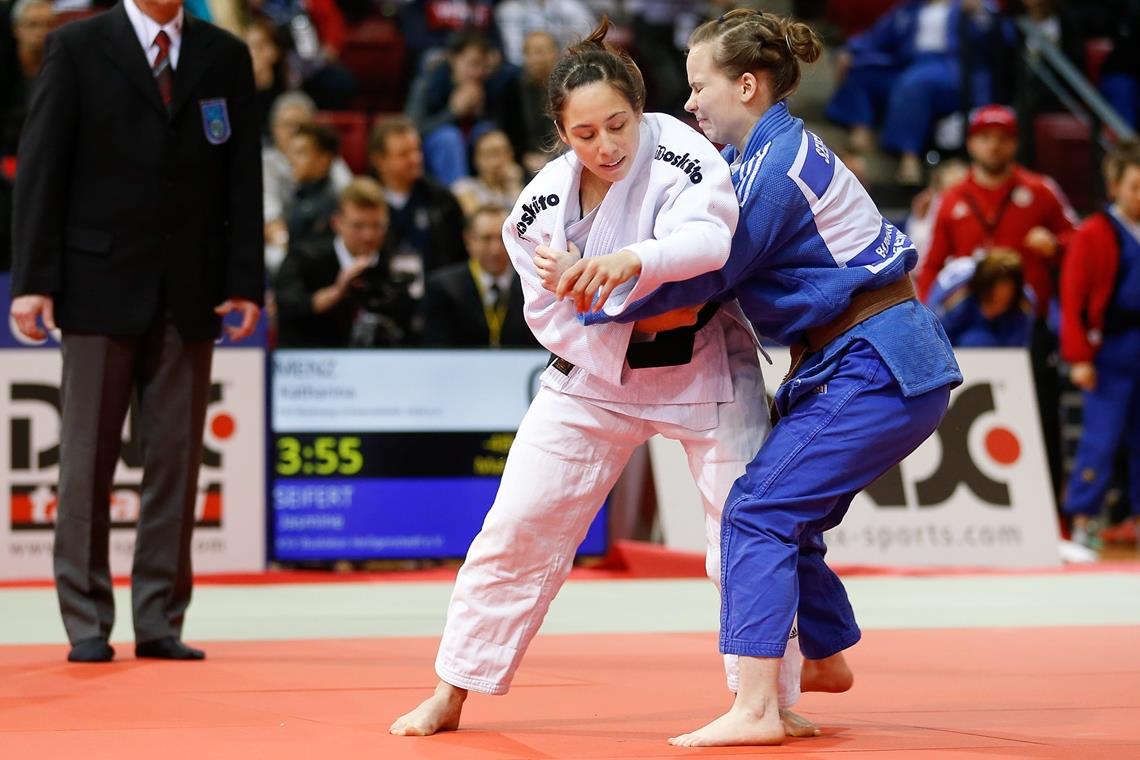 Medaillen gibt’s diesmal ohne Party International erfolgreich: Judoka Katharina Menz (links). Fotos: A. Becher