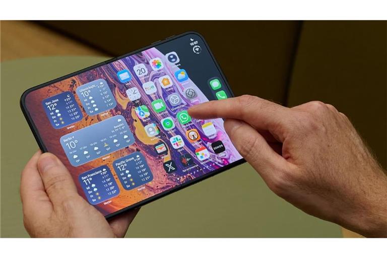 iPhone Duo Probleme: Erste Käufer melden Displayrisse am Scharnier und Software-Mängel. Was zu den Ursachen bekannt ist und wie Apple reagiert.