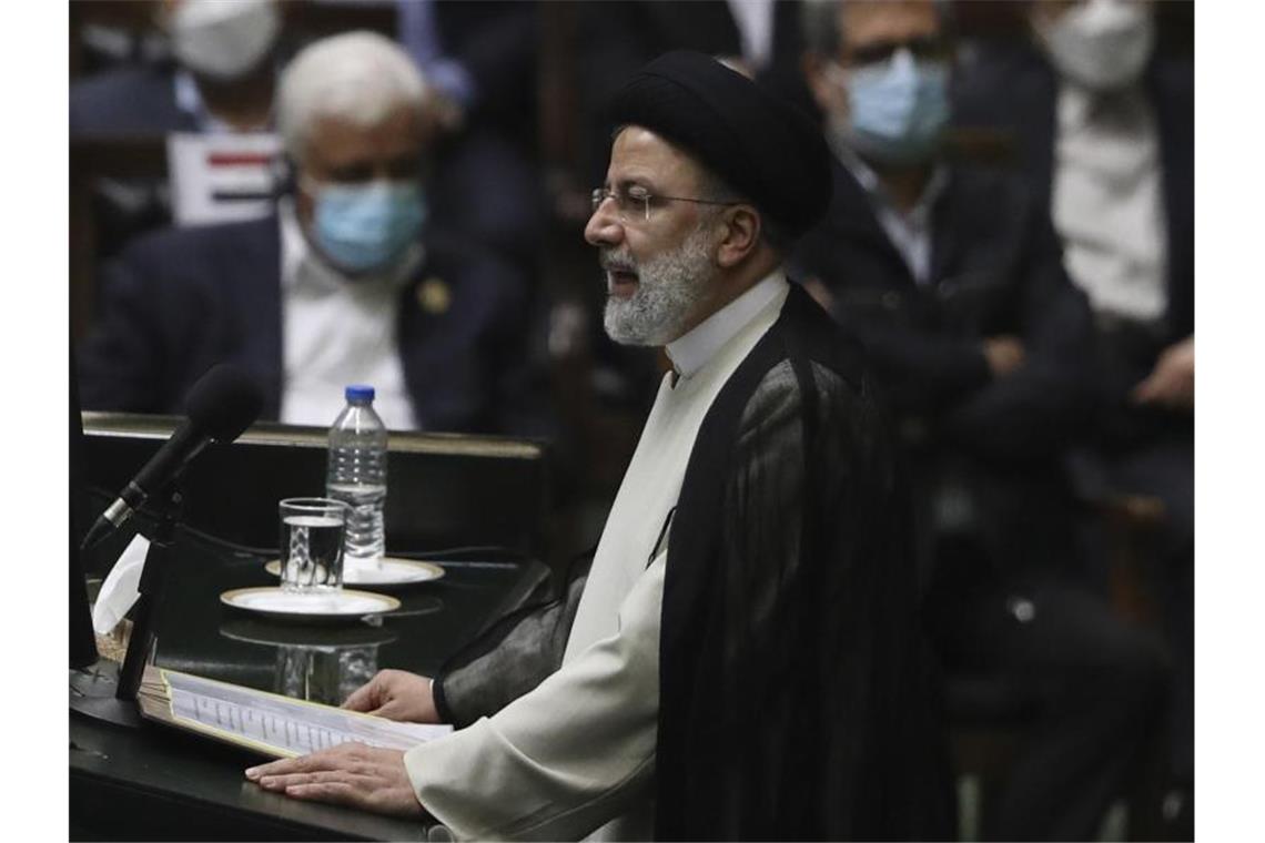Irans neuer Präsident Ebrahim Raisi war Spitzenkandidat der politischen Hardliner. Foto: Vahid Salemi/AP/dpa