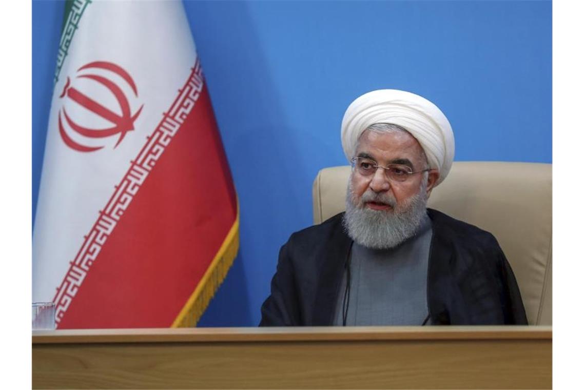 Irans Präsident Hassan Ruhani bezeichnet die jüngsten Sanktionen der USA gegen den obersten Führer des Landes, mehrere hochrangige Kommandeure der Revolutionsgarden sowie die geplanten Sanktionen gegen Außenminister Sarif als „unverschämt“. Foto: Office of the Iranian Presidency