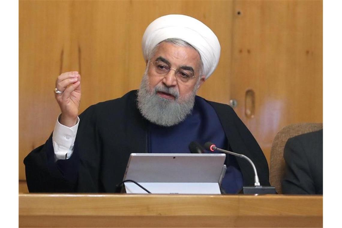 Trump sieht Redebedarf beim Iran Irans Präsident Hassan Ruhani hatte China, Deutschland, Frankreich, Großbritannien und Russland eine Frist von 60 Tagen gesetzt, um doch noch zu ermöglichen, dass der Iran von versprochenen Sanktionserleichterungen profitiert. Foto: Ebrahim Seydi/Iranian Presidency