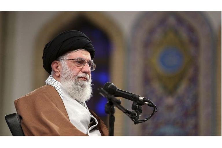 Irans Religionsführer Ali Chamenei tobt, hat aber politisch wenig Optionen.