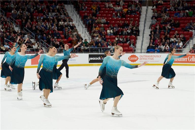 Isabelle Perri (vorne) lief mit ihrem Team bei der Weltmeisterschaft im Jahr 2023 in Lake Placid, einem kleinen Wintersportort im US-Bundesstaat New York. Fotos: privat