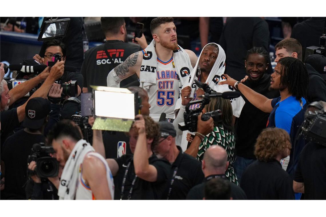 Hartensteins OKC fehlt noch ein Sieg zum Titel in der NBA Isaiah Hartenstein will mit Oklahoma City Thunder den NBA-Titel holen.