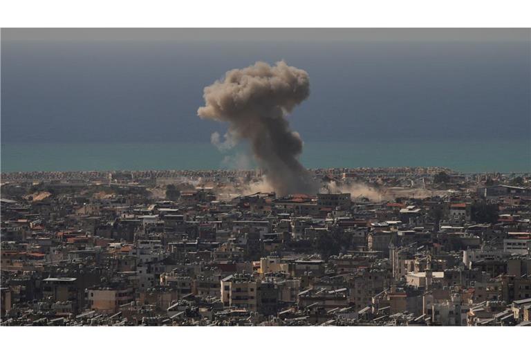 Israel hat die Angriffe in Beiruts Vororten seit einer offiziellen Waffenruhe im April eigentlich reduziert. (Archivbild)