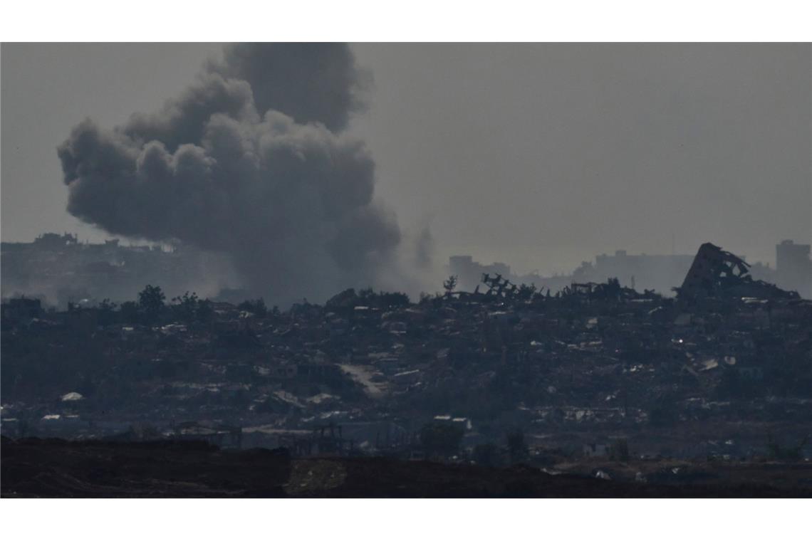 Palästinenser: Viele Tote bei israelischen Angriffen in Gaza Israel hat erneut Dutzende Angriffe auf den Gazastreifen geflogen.