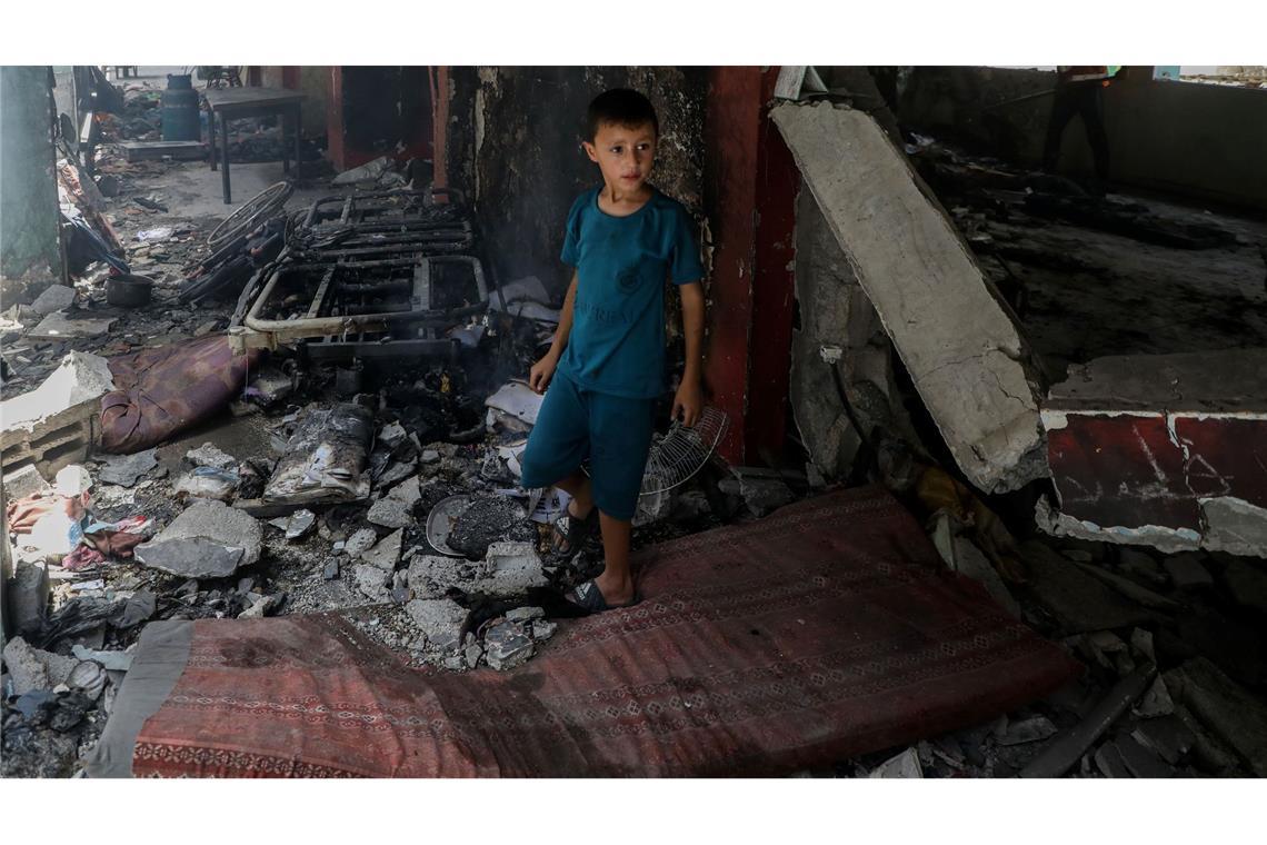Bericht: Sturm auf Lebensmittel-Verteilungszentrum in Gaza Israel kündigte eine Ausweitung der Angriffe in Gaza an.