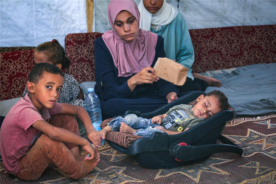 Netanjahu warnt Einwohner der Stadt Gaza: „verschwinden Sie" Israel plant laut UN begrenzte Feuerpausen, um Impfungen von Kindern gegen Polio zu ermöglichen.