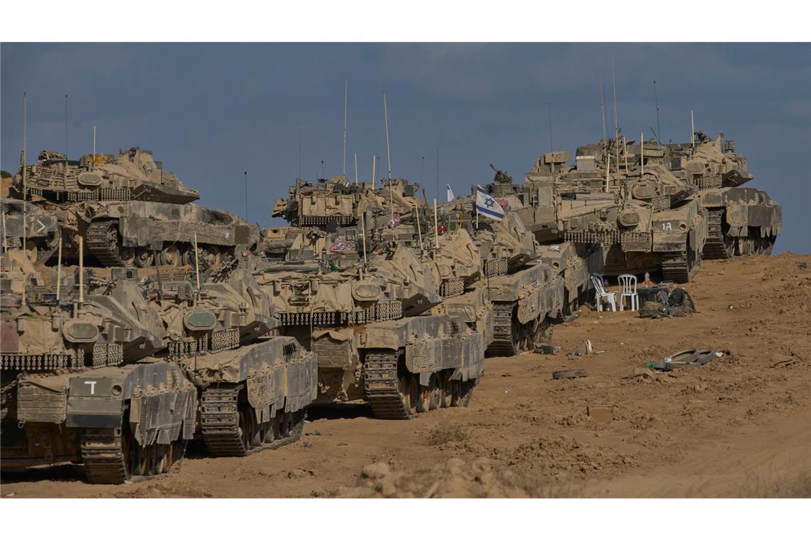 Israelische Panzer nahe des Gazastreifens