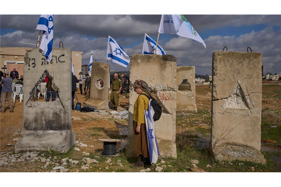 Israelische Siedler bei Einweihung neuer Siedlung im Westjordanland. (Archivbild)