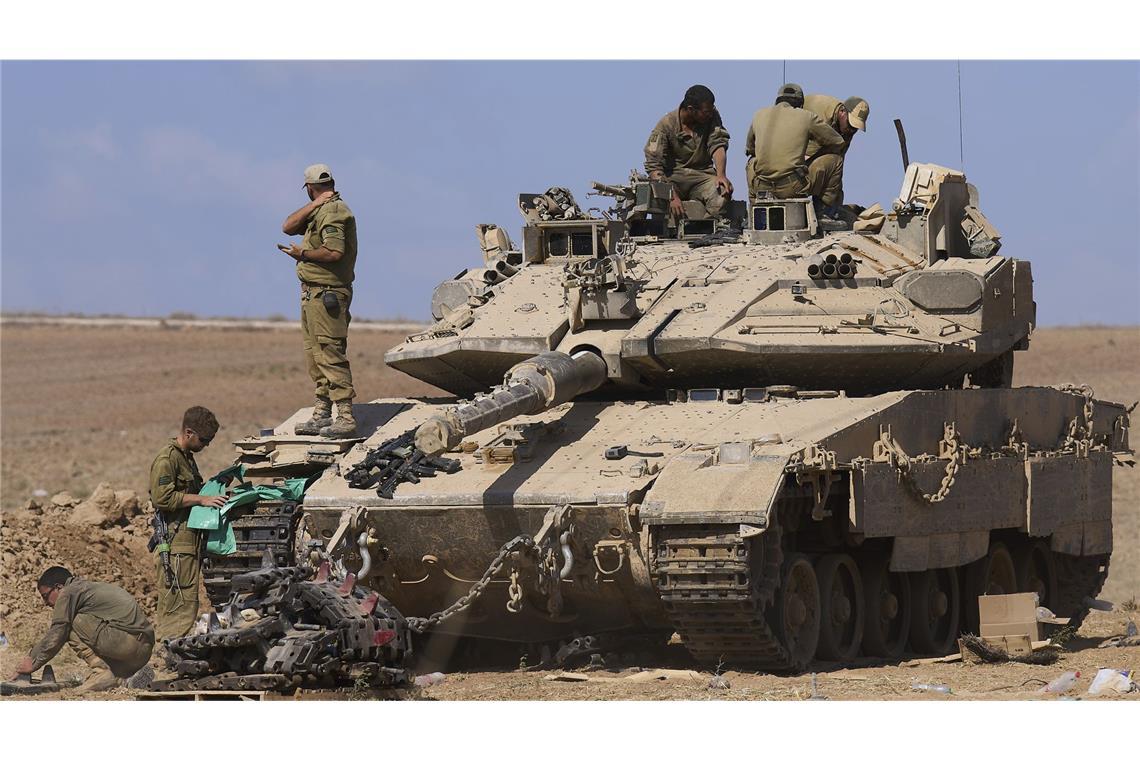 Israelische Soldaten in Gaza: Menschenrechtler haben am Mittwoch Strafanzeige gegen einen aus München stammenden israelischen Soldaten eingereicht (Archivfoto).