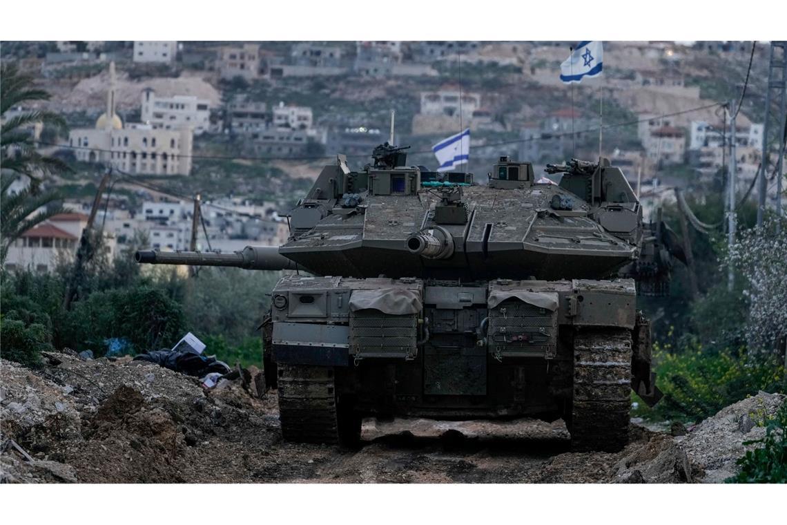 Tote bei Luftangriff auf ehemalige Schule in Gaza Israelische Soldaten sollen im Westjordanland einen Zwölfjährigen erschossen haben.