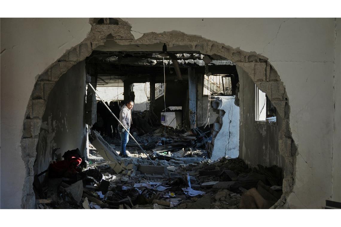 Israelischer Angriff zerstört Wohnhaus in zentralem Gazastreifen