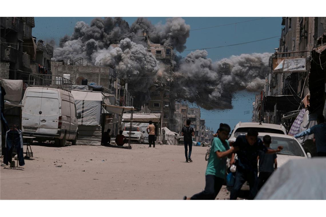 Israels Armee forciert Gaza-Einsatz - Ringen um Feuerpause Israels Armee soll die Einsätze in Gaza ausweiten.