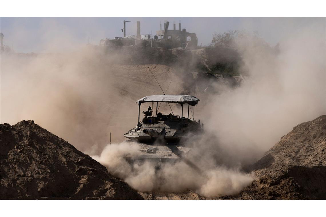 Israels Führung setzt den Gaza-Krieg ungeachtet zunehmenden Drucks aus dem In- und Ausland fort. Bisher seien etwa 9000 Terroristen der Hamas und anderer Terrorgruppen "eliminiert" worden.