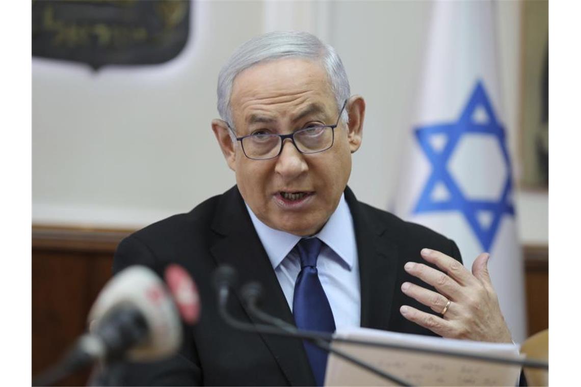 Israel greift Ziele in Syrien an - Mehr als 20 Tote Israels Ministerpräsident Netanjahu: „Ich habe klargemacht, wer uns trifft, den treffen wir.“. Foto: Abir Sultan/Pool EPA/AP/dpa