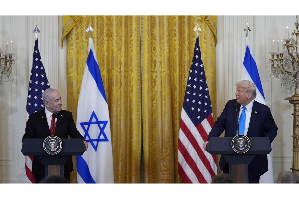 Hamas feuert Raketen auf Israel - Netanjahu bei Trump Israels Premier Netanjahu und US-Präsident Trump gelten als enge Verbündete. (Archivbild)