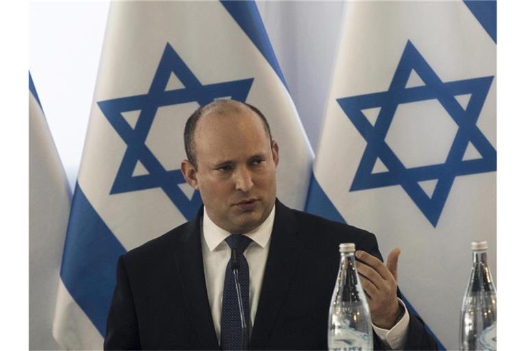 Israels Premierminister Naftali Bennett am Sonntag während einer Sondersitzung der Regierung. Foto: Nir Elias/Pool Reuters/AP/dpa