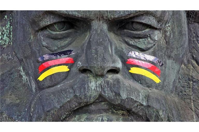 Ist alles falsch, was der Philosoph mit dem Prophetenbart auf Tausenden von Seiten ausgebreitet hat? „Mitnichten“, sagt der langjährige Chef des Ifo-Instituts für Wirtschaftsforschung in München, Hans-Werner Sinn. Vor allem Marx’ Krisentheorien seien heute wieder „hochaktuell“.
