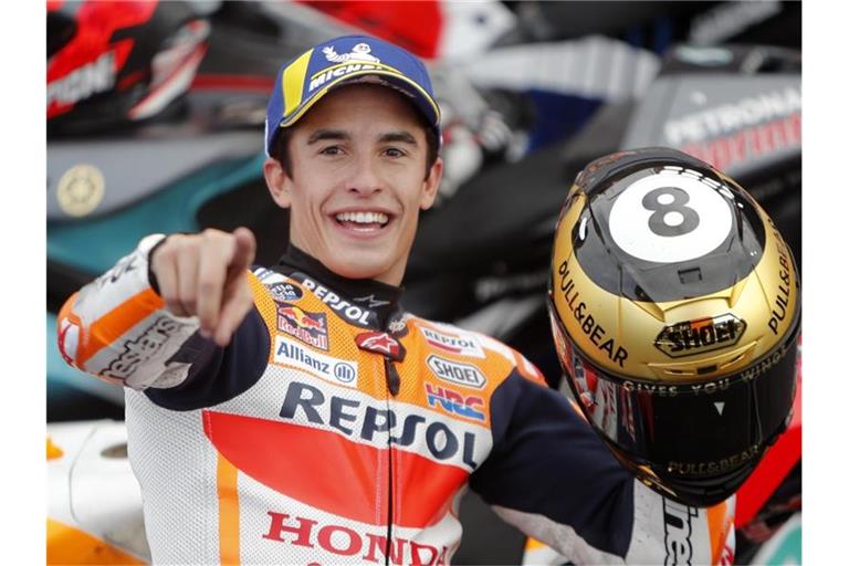 Ist auch in dieser Saison der Favorit der Motorrad-WM: Der spanische MotoGP-Pilot Marc Marquez. Foto: Alberto Saiz/AP/dpa