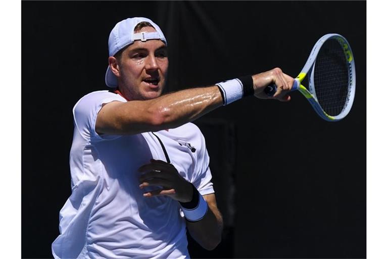 Ist bei den Australian Open bereits ausgeschieden. Tennisprofi Jan Lennard Struff in Aktion. Foto: James Ross/AAP/dpa